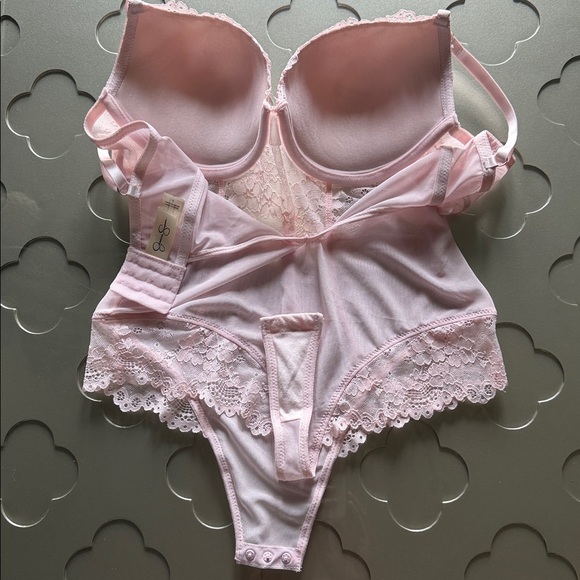 JESSICA SIMPSON Pink Lace Bodysuit Women’s Size Large - Picture 12 of 16